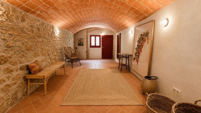 3 bedroom Townhouse for rent in Vulpellac, Forallac - € 4,500 (Ref: 9893996)