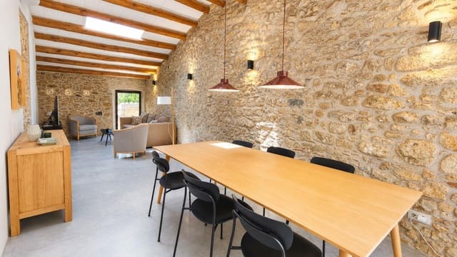3 bedroom Townhouse for rent in Vulpellac, Forallac - € 4,500 (Ref: 9893996)