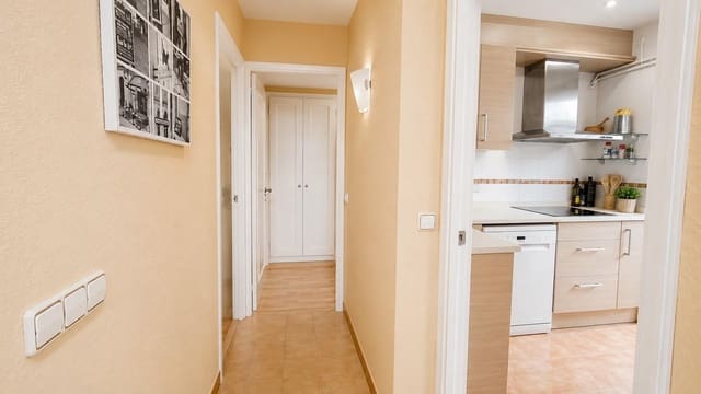 3 bedroom Apartment for rent in Platja d'Aro, Castell-Platja d'Aro - € 3,500 (Ref: 9898896)