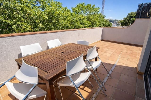 3 slaapkamer Appartement te huur in Platja d'Aro, Castell-Platja d'Aro met garage - € 6.000 (Ref: 9908106)