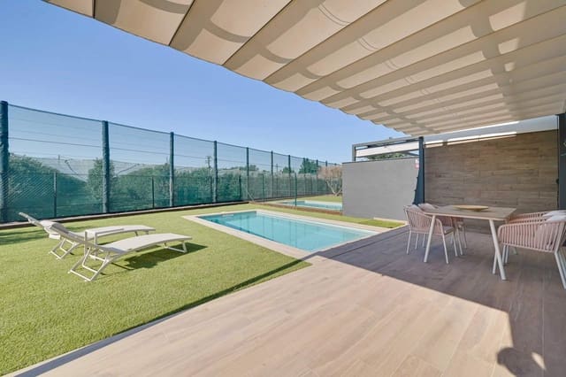 4 bedroom Semi-detached Villa for sale in Sant Pere Pescador - € 540,000 (Ref: 9403622)