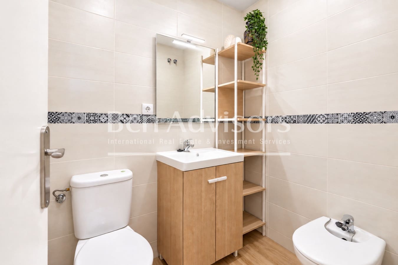 4 soverom Leilighet til salgs i Barcelona by med garasje - € 480 000 (Ref: 10005249)
