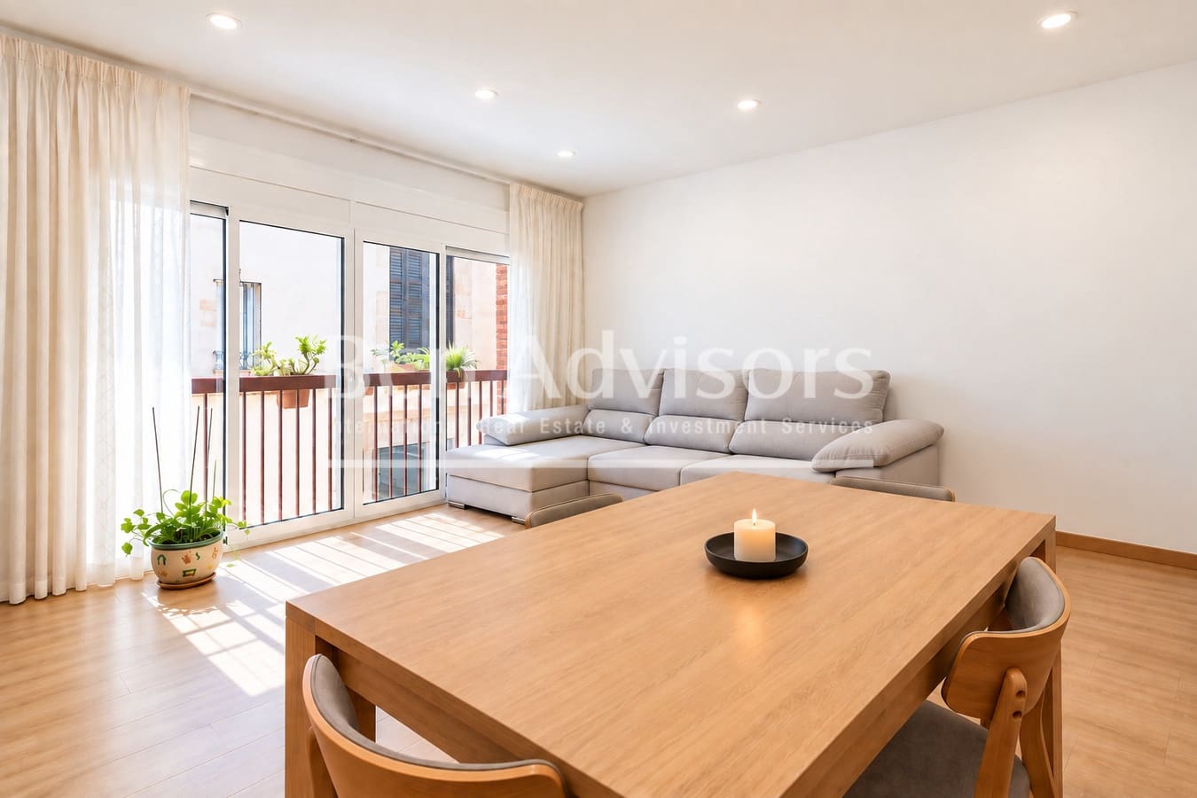 4 soverom Leilighet til salgs i Barcelona by med garasje - € 480 000 (Ref: 10005249)