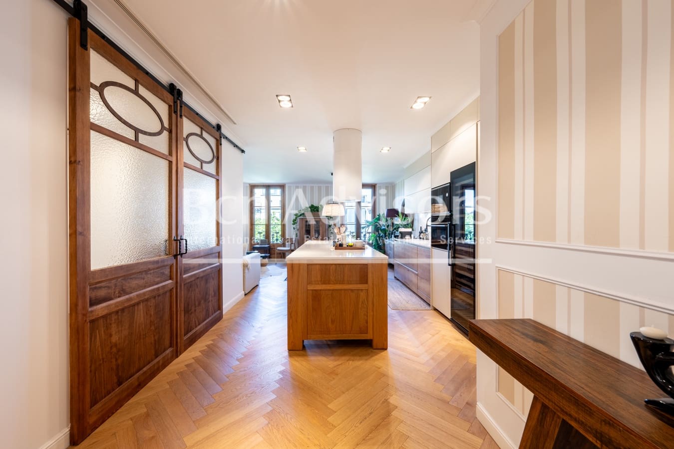 3 bedroom Apartment for sale in Barcelona city - € 890,000 (Ref: 10054874)