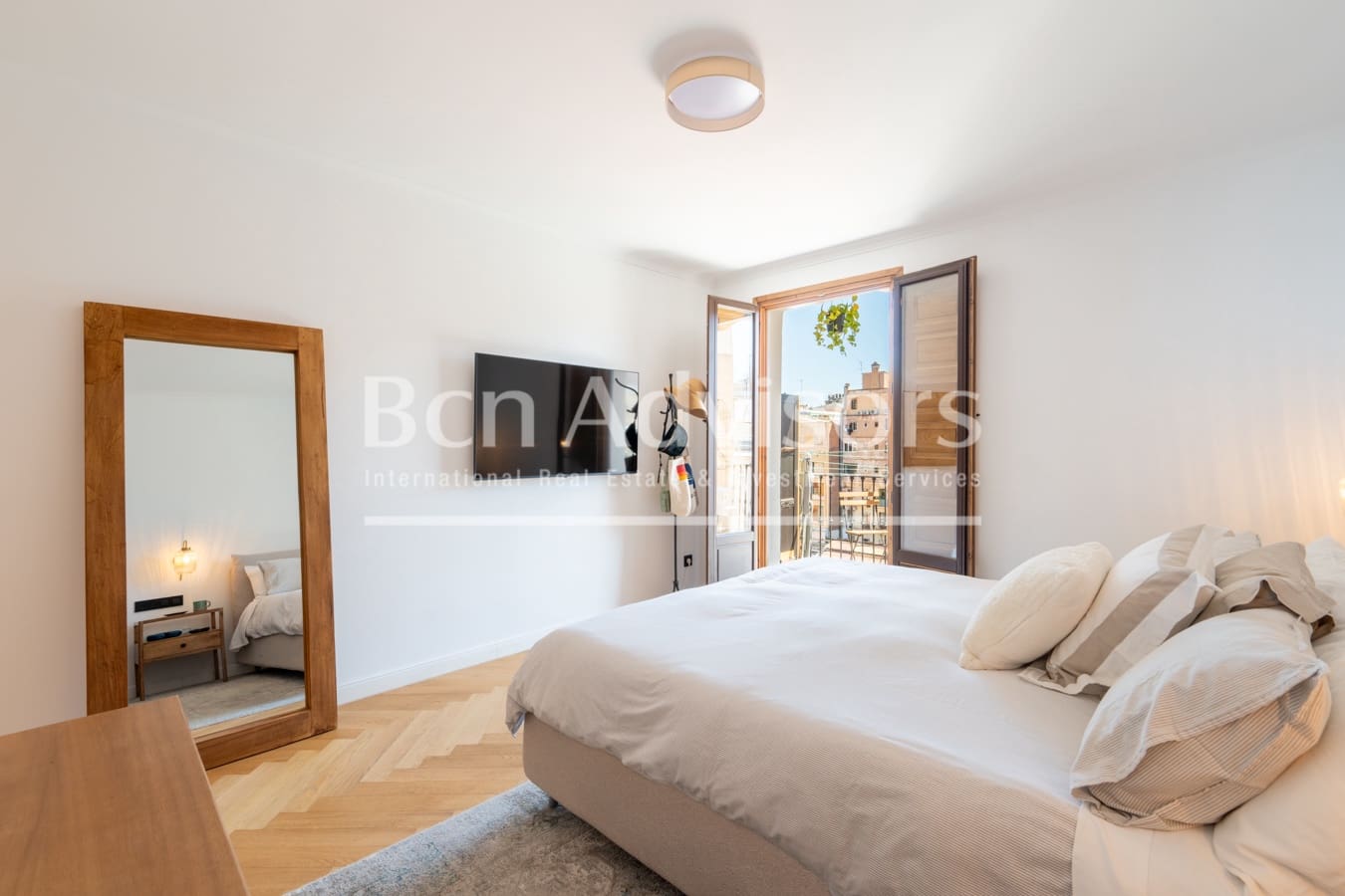 3 bedroom Apartment for sale in Barcelona city - € 890,000 (Ref: 10054874)