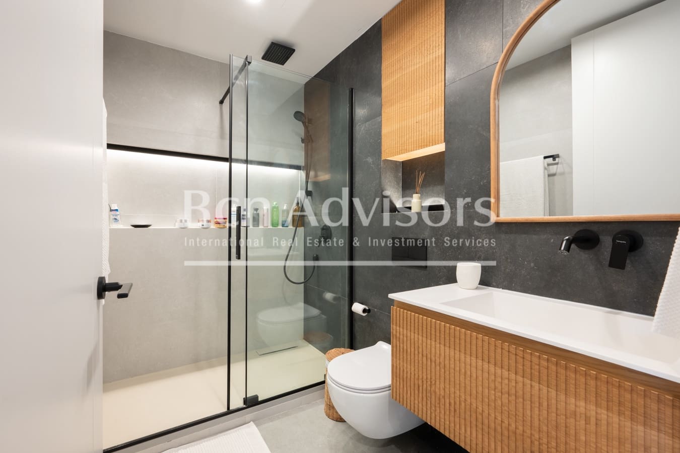 3 bedroom Apartment for sale in Barcelona city - € 890,000 (Ref: 10054874)