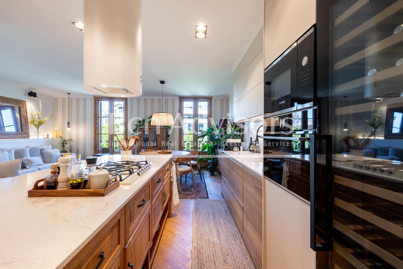 3 bedroom Apartment for sale in Barcelona city - € 890,000 (Ref: 10054874)