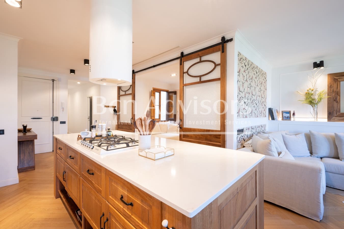 3 bedroom Apartment for sale in Barcelona city - € 890,000 (Ref: 10054874)