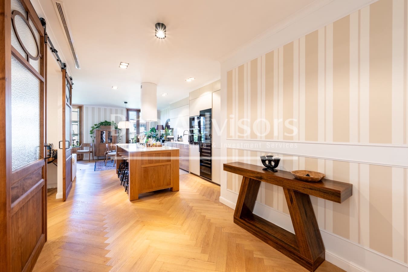 3 bedroom Apartment for sale in Barcelona city - € 890,000 (Ref: 10054874)