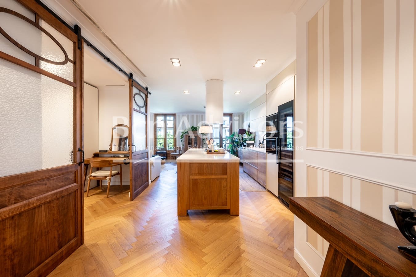 3 bedroom Apartment for sale in Barcelona city - € 890,000 (Ref: 10054874)