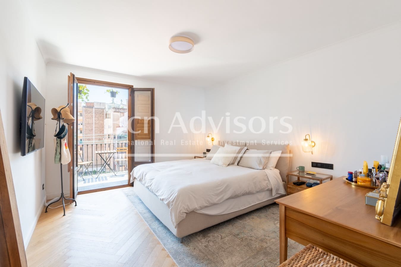 3 bedroom Apartment for sale in Barcelona city - € 890,000 (Ref: 10054874)