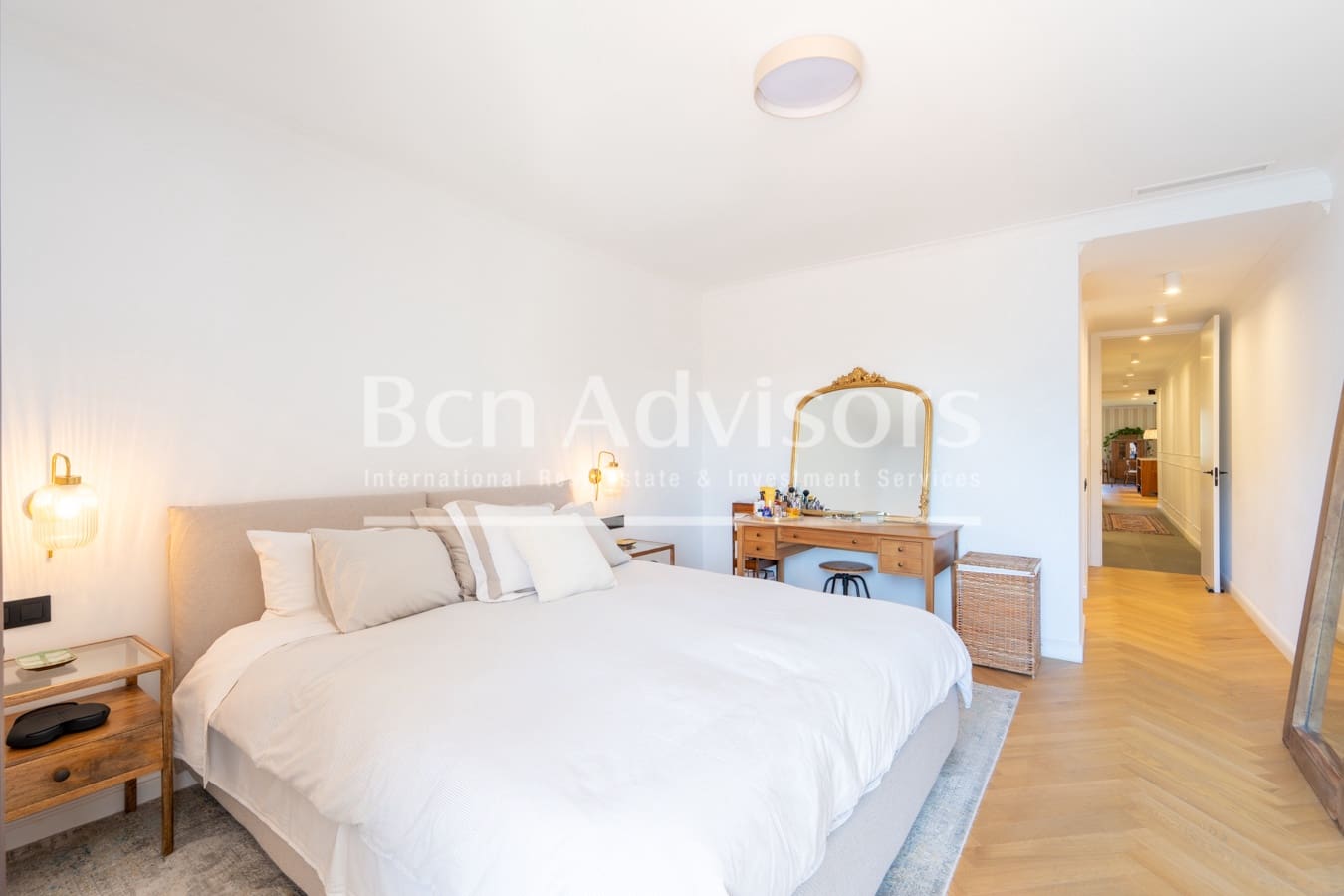 3 bedroom Apartment for sale in Barcelona city - € 890,000 (Ref: 10054874)