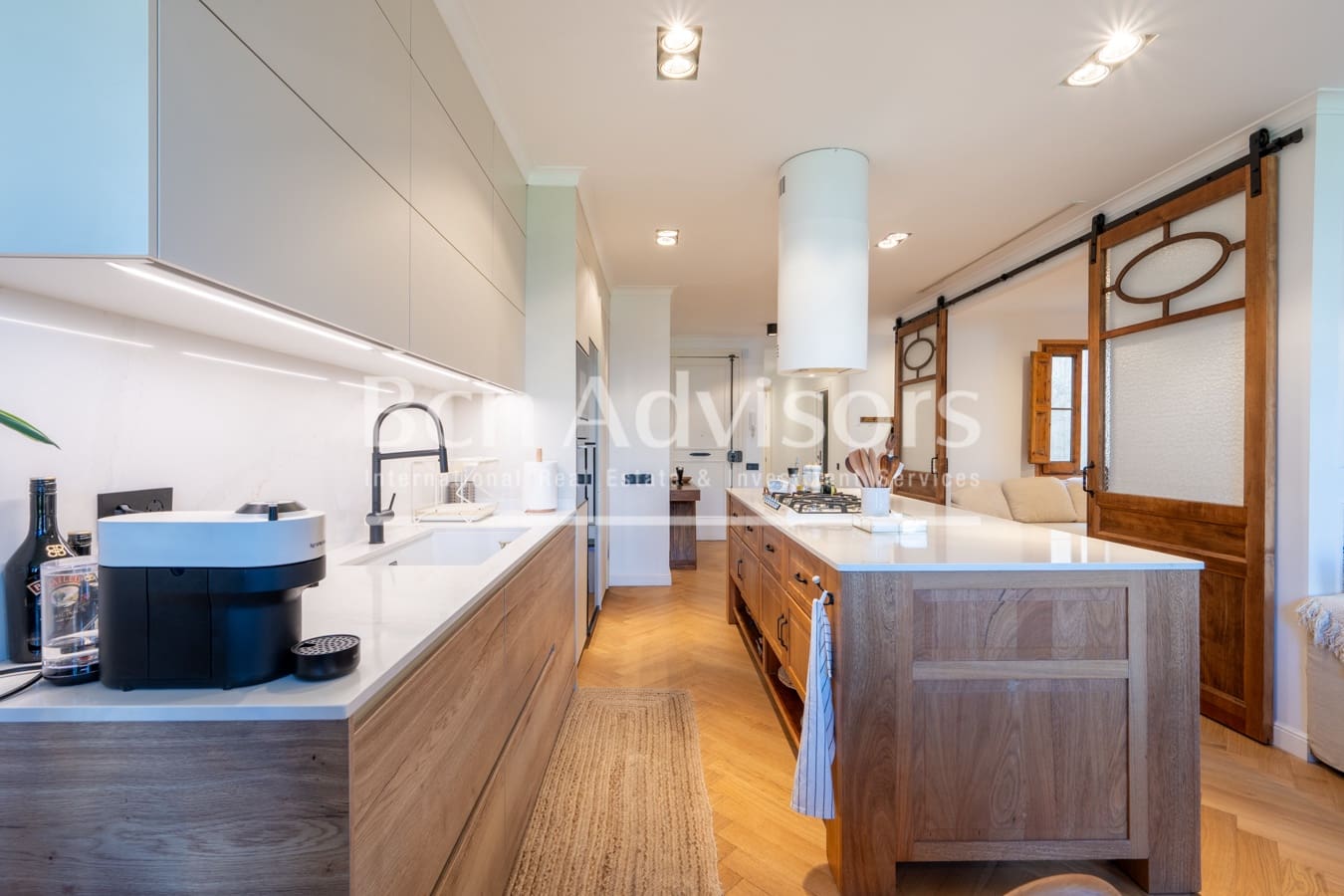 3 bedroom Apartment for sale in Barcelona city - € 890,000 (Ref: 10054874)