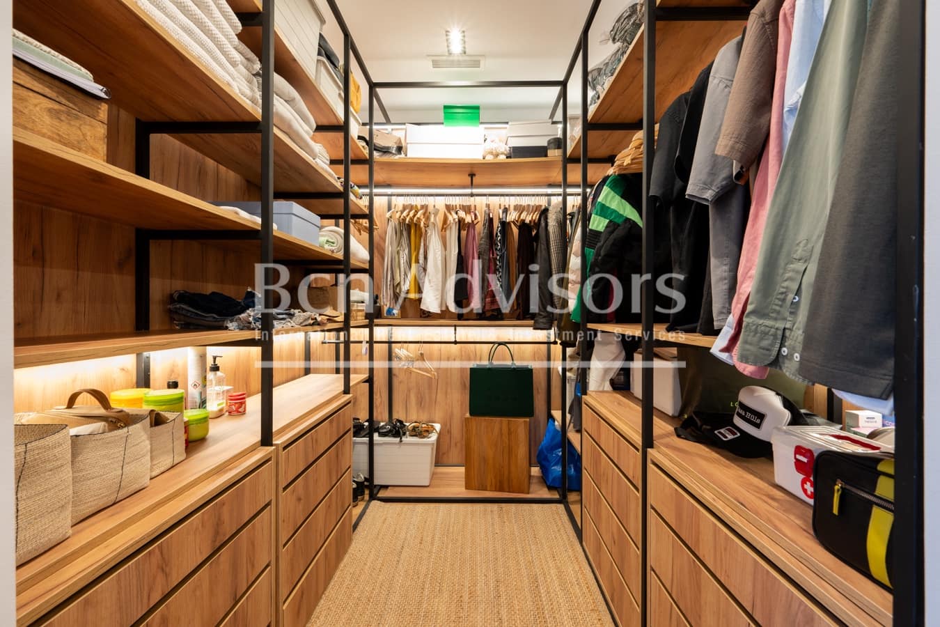 3 bedroom Apartment for sale in Barcelona city - € 890,000 (Ref: 10054874)