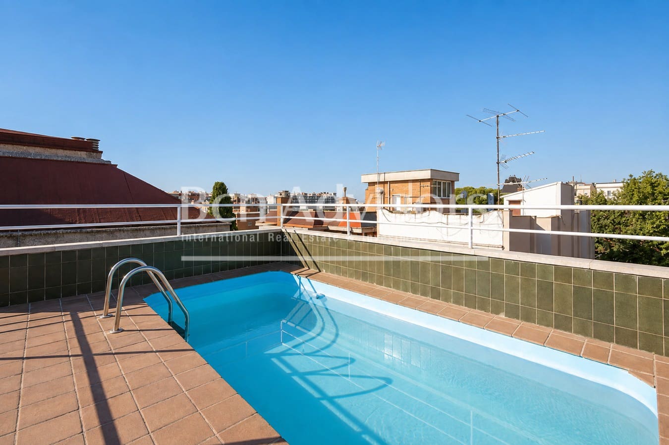 5 Zimmer Penthouse zu verkaufen in Barcelona Stadt mit Pool - 2.190.000 € (Ref: 10054875)