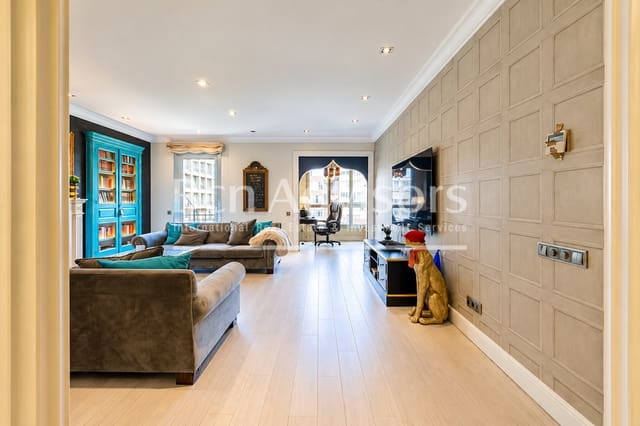 4 chambre Appartement à vendre à La Nova Esquerra de L'Eixample, Barcelone ville - 990 000 € (Ref: 10077768)