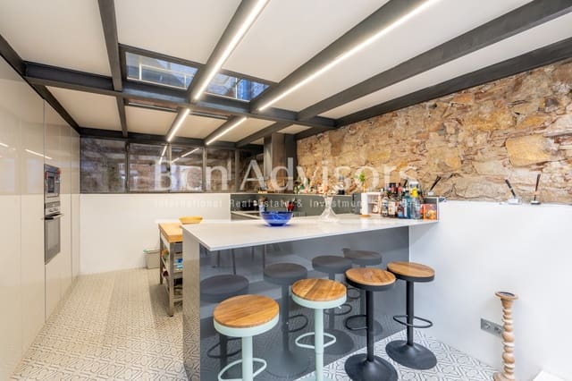 4 makuuhuone Huoneisto myytävänä paikassa El Raval, Barcelona kaupunki - 1 700 000 € (Ref: 10085781)