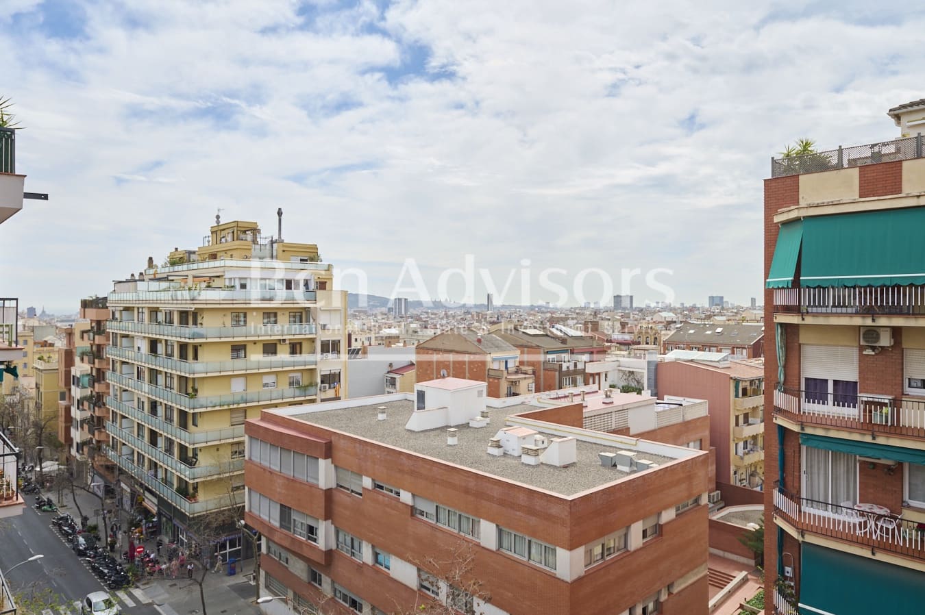 4 slaapkamer Flat te koop in Barcelona stad - € 815.000 (Ref: 10094345)