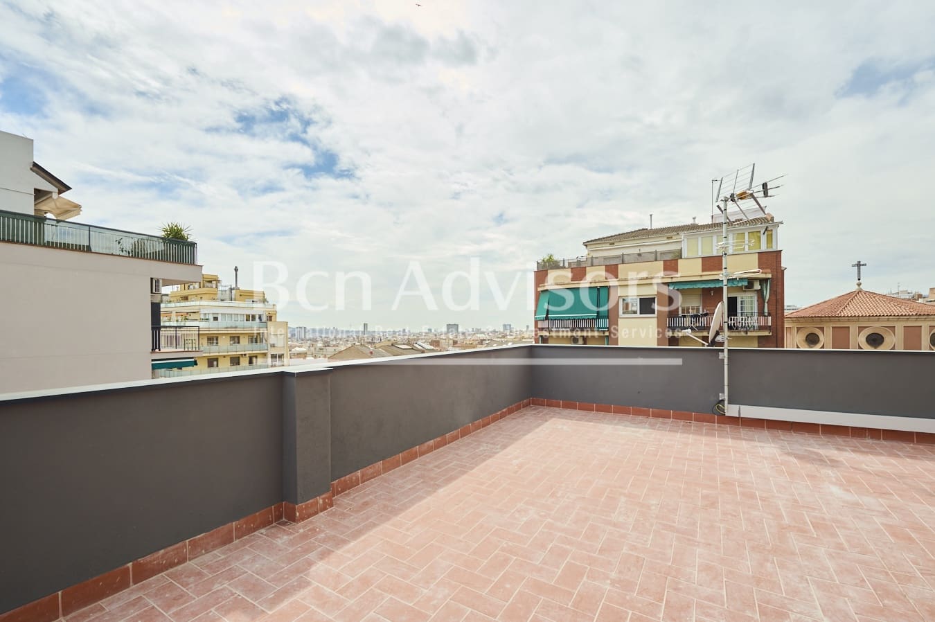 4 slaapkamer Flat te koop in Barcelona stad - € 815.000 (Ref: 10094345)