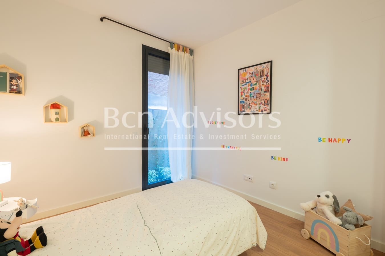 4 slaapkamer Flat te koop in Barcelona stad - € 815.000 (Ref: 10094345)