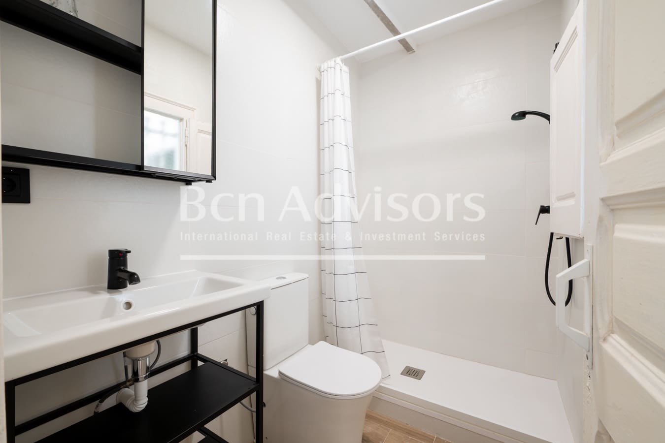 5 bedroom Townhouse for sale in Barcelona city - € 649,900 (Ref: 10119023)