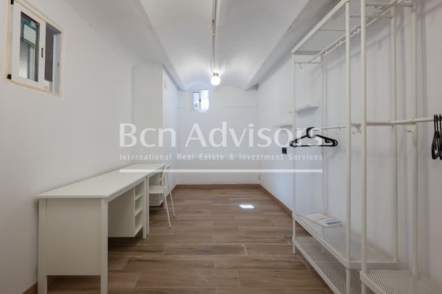 5 bedroom Townhouse for sale in La Sagrada Família, Barcelona city - € 649,900 (Ref: 10119023)