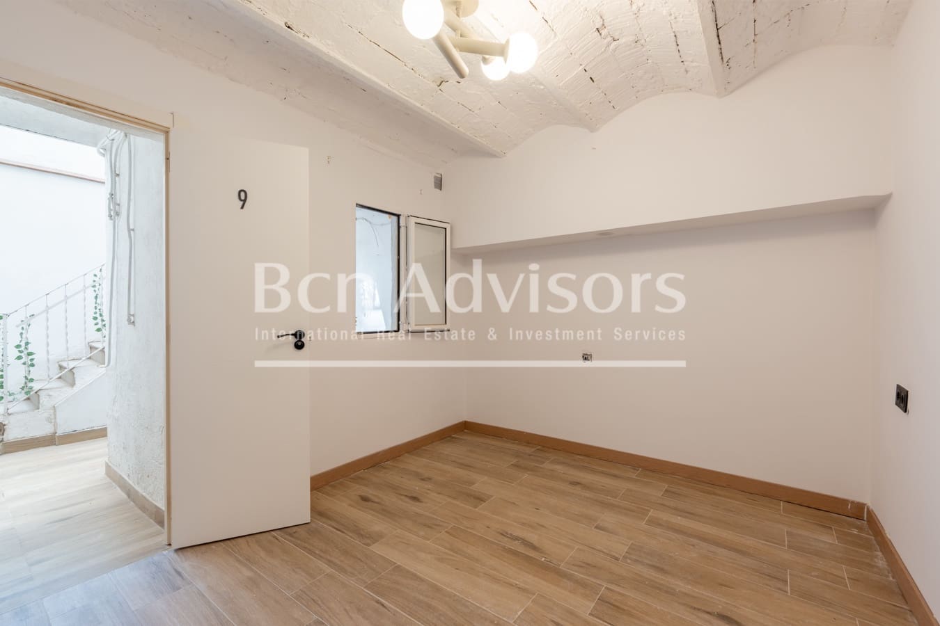 5 bedroom Townhouse for sale in Barcelona city - € 649,900 (Ref: 10119023)