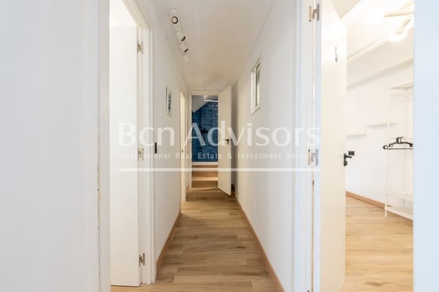 5 bedroom Townhouse for sale in La Sagrada Família, Barcelona city - € 649,900 (Ref: 10119023)