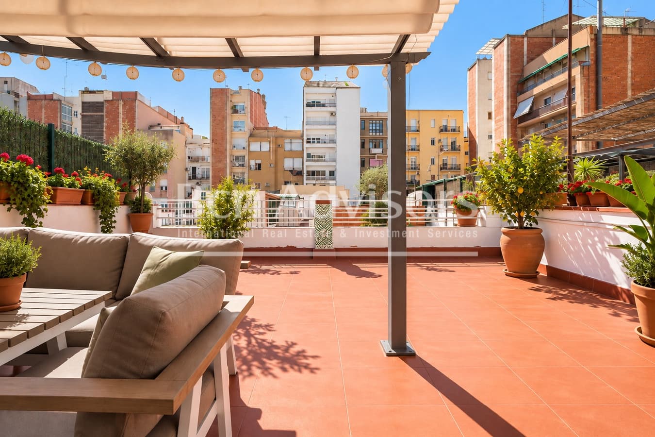 5 bedroom Townhouse for sale in Barcelona city - € 649,900 (Ref: 10119023)