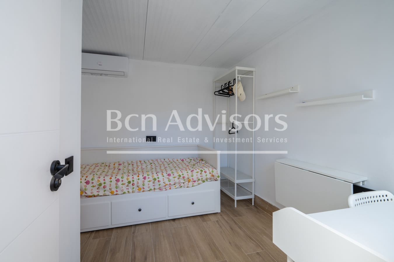 5 bedroom Townhouse for sale in Barcelona city - € 649,900 (Ref: 10119023)