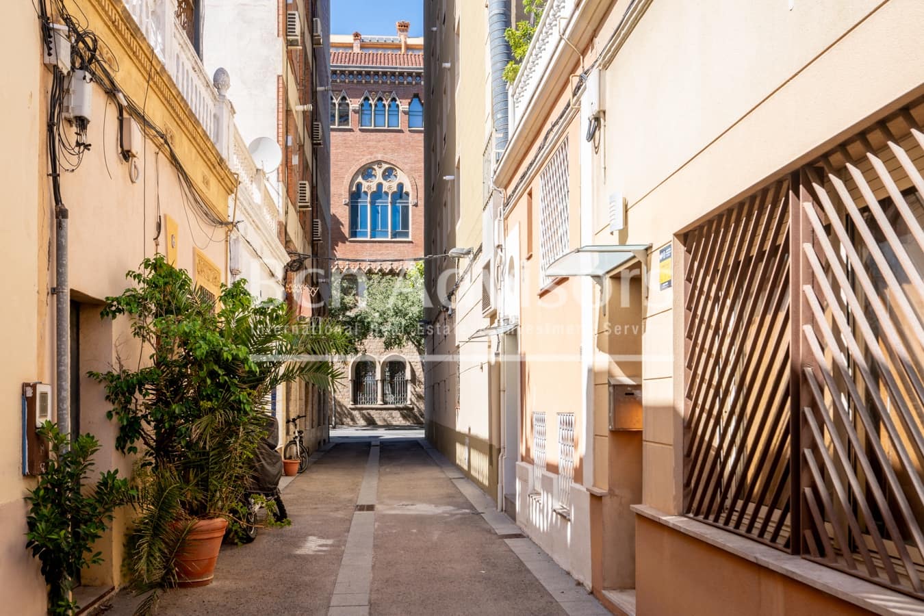 5 bedroom Townhouse for sale in Barcelona city - € 649,900 (Ref: 10119023)
