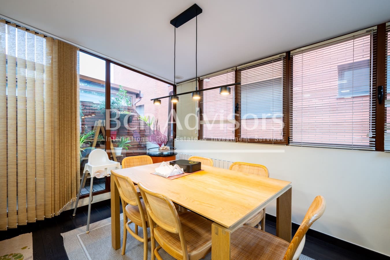 3 makuuhuone Huoneisto myytävänä paikassa Esplugues de Llobregat mukana uima-altaan 
autotalli - 868 000 € (Ref: 10148443)