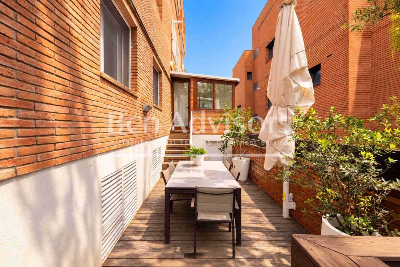 3 makuuhuone Huoneisto myytävänä paikassa Esplugues de Llobregat mukana uima-altaan 
autotalli - 868 000 € (Ref: 10148443)