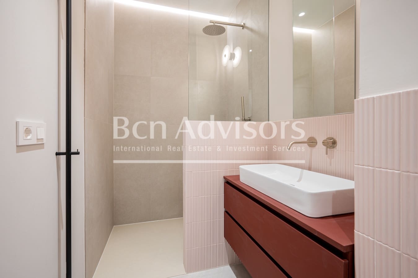 4 soveværelse Lejlighed til salg i Barcelona by - € 1.100.000 (Ref: 9097451)