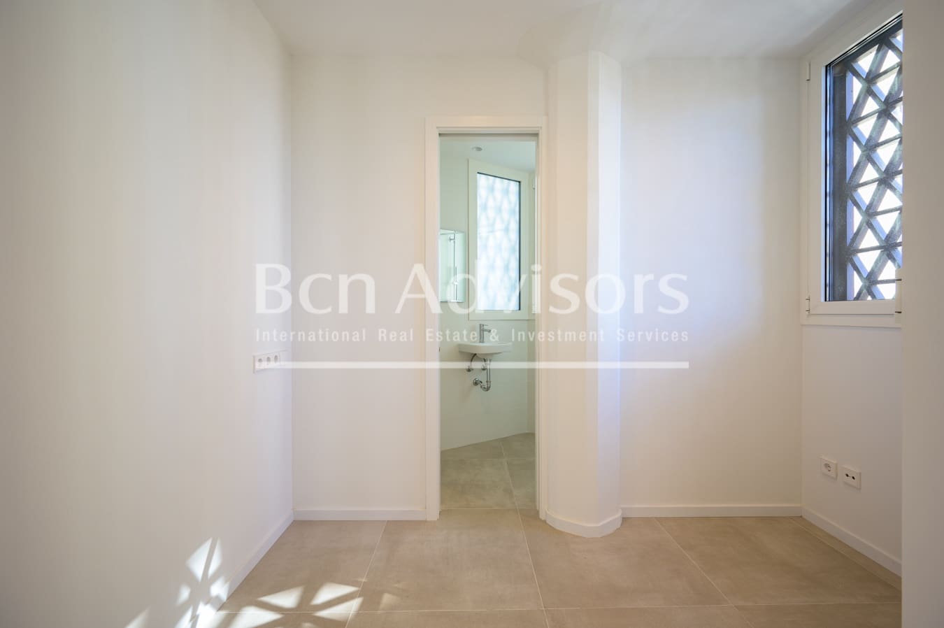 5 soveværelse Lejlighed til salg i Barcelona by med swimmingpool - € 2.755.000 (Ref: 9097456)