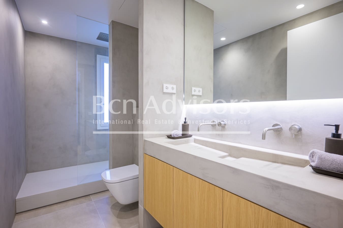 5 soveværelse Lejlighed til salg i Barcelona by med swimmingpool - € 2.755.000 (Ref: 9097456)