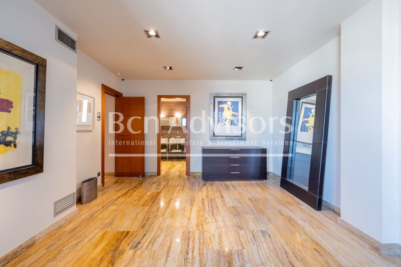 3 soveværelse Lejlighed til salg i Barcelona by med swimmingpool - € 3.500.000 (Ref: 9097461)