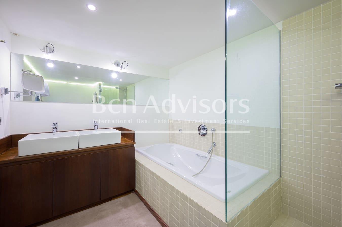 2 bedroom Apartment for sale in Barcelona city - € 849,000 (Ref: 9097471)