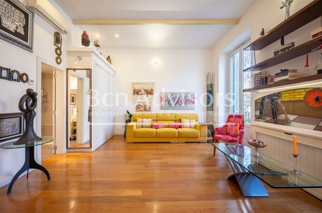 2 bedroom Apartment for sale in El Raval, Barcelona city - € 485,000 (Ref: 9097474)
