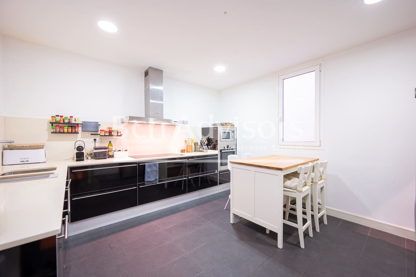 4 soveværelse Lejlighed til salg i Barcelona by - € 1.598.000 (Ref: 9097485)