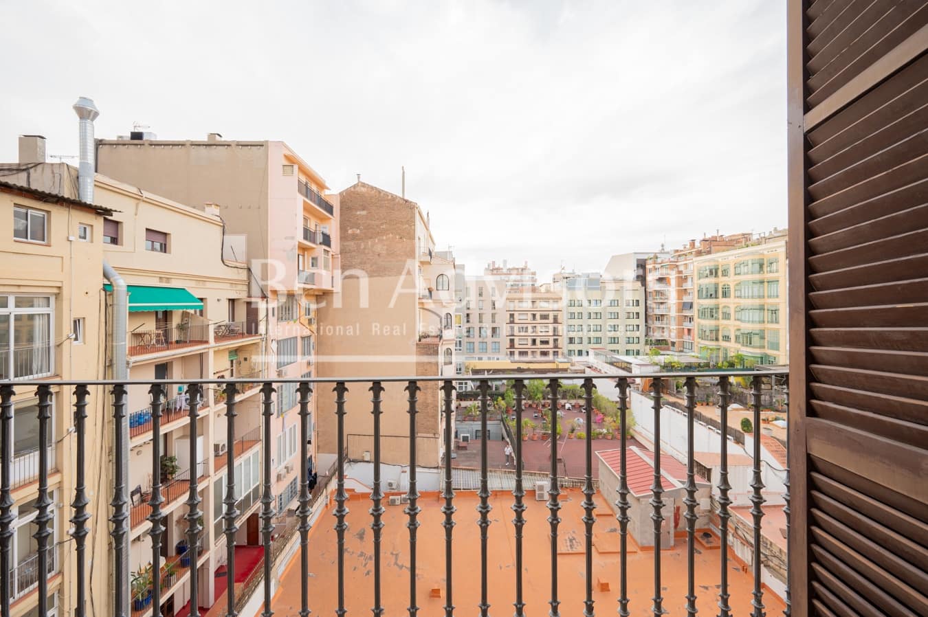 4 soveværelse Lejlighed til salg i Barcelona by - € 1.598.000 (Ref: 9097485)