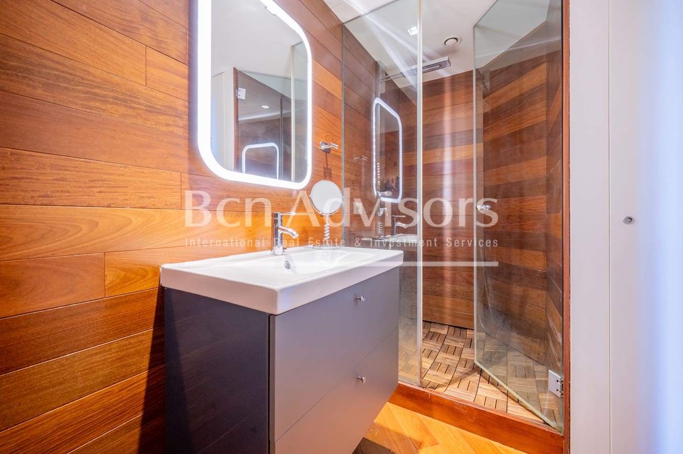 2 soveværelse Lejlighed til salg i Barcelona by med swimmingpool garage - € 1.190.000 (Ref: 9097499)