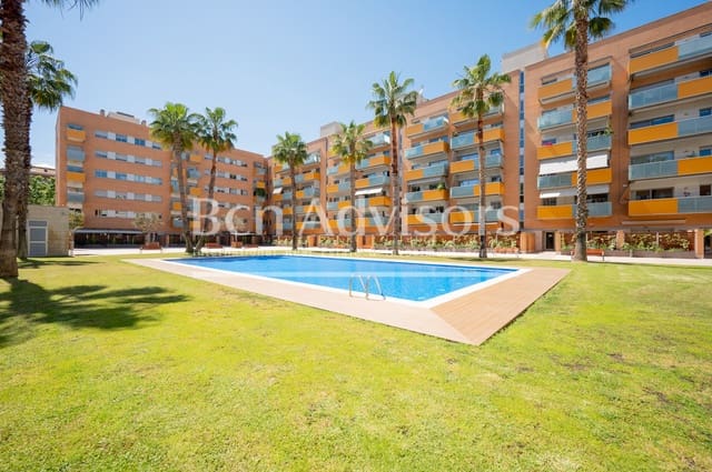 4 soverom Leilighet til salgs i La Vila Olímpica del Poblenou, Barcelona by med svømmebasseng garasje - € 850 000 (Ref: 9097507)