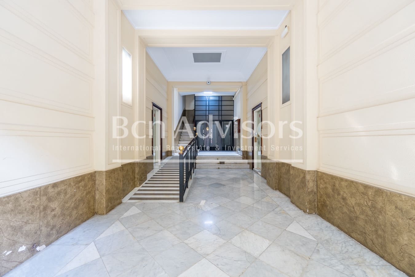 2 soveværelse Lejlighed til salg i Barcelona by - € 649.000 (Ref: 9097522)