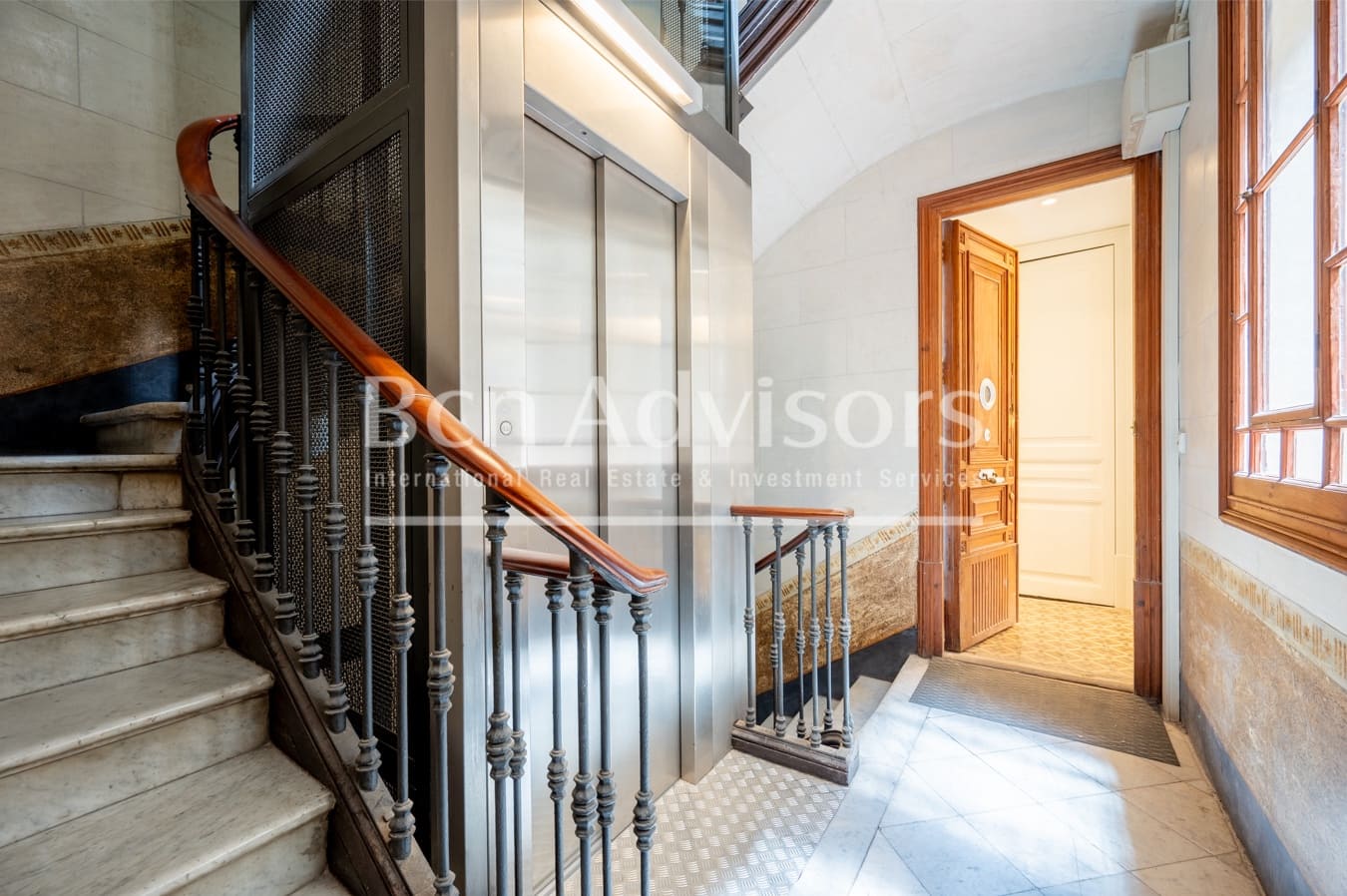 3 soveværelse Lejlighed til salg i Barcelona by - € 800.000 (Ref: 9097526)