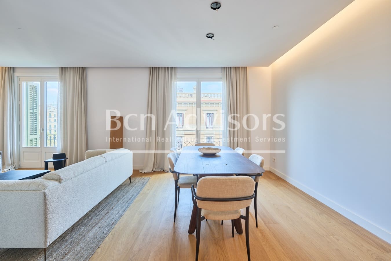 2 slaapkamer Flat te koop in Barcelona stad met zwembad - € 2.050.000 (Ref: 9097548)