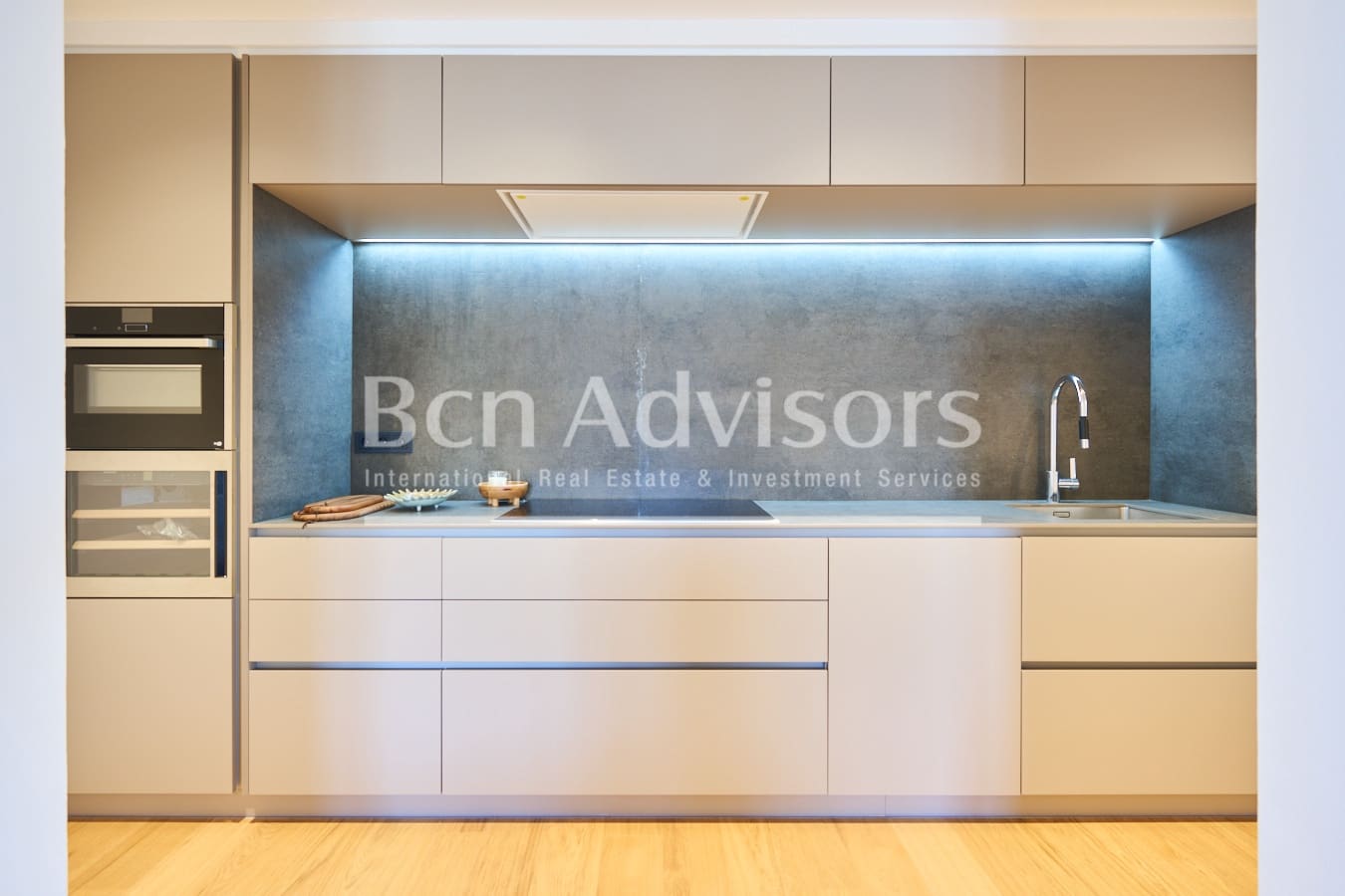 2 slaapkamer Flat te koop in Barcelona stad met zwembad - € 2.050.000 (Ref: 9097548)