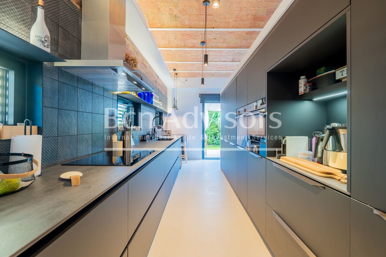 4 bedroom Villa for sale in Barcelona city with pool garage - € 2,195,000 (Ref: 9097549)
