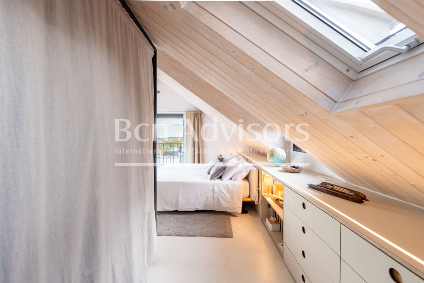 4 bedroom Villa for sale in Barcelona city with pool garage - € 2,195,000 (Ref: 9097549)