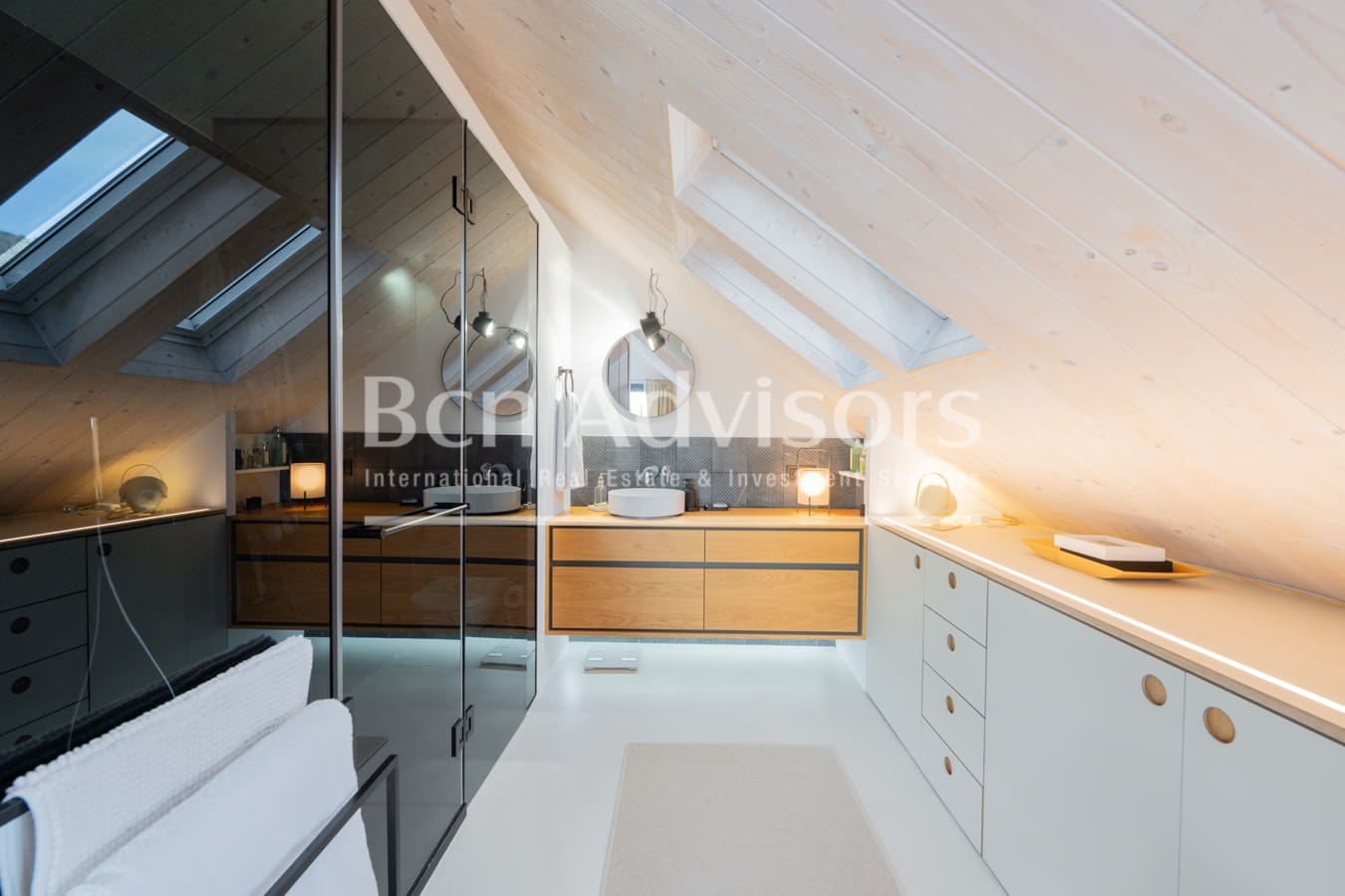 4 bedroom Villa for sale in Barcelona city with pool garage - € 2,195,000 (Ref: 9097549)